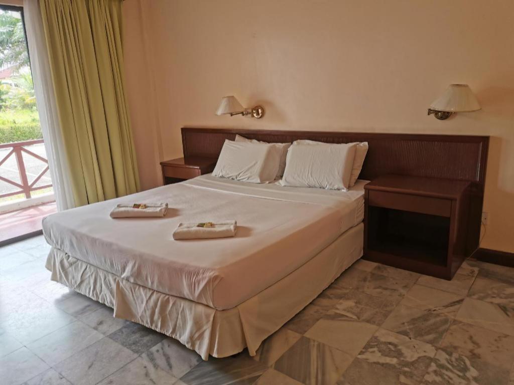 Oyo 89972 Borneo Paradise Beach Hotel Kota Kinabalu Zewnętrze zdjęcie