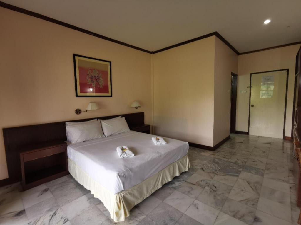 Oyo 89972 Borneo Paradise Beach Hotel Kota Kinabalu Zewnętrze zdjęcie
